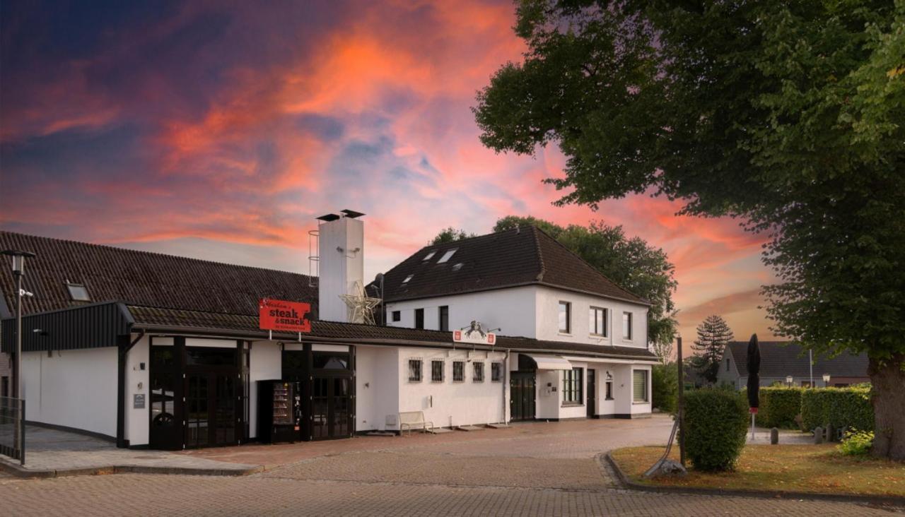 Hotel Schwarzes Ross Ganderkesee Exterior photo